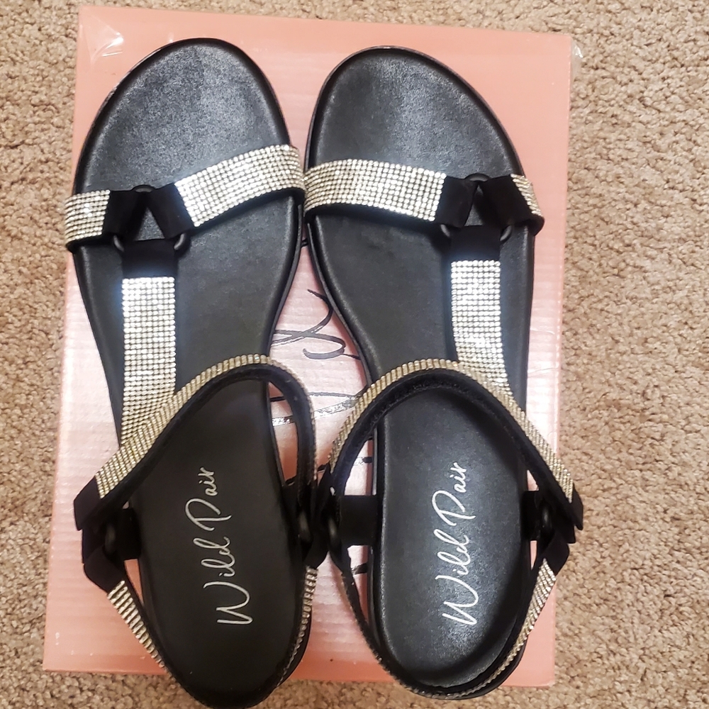 Wildpair Sawwyer Flatform Sandals